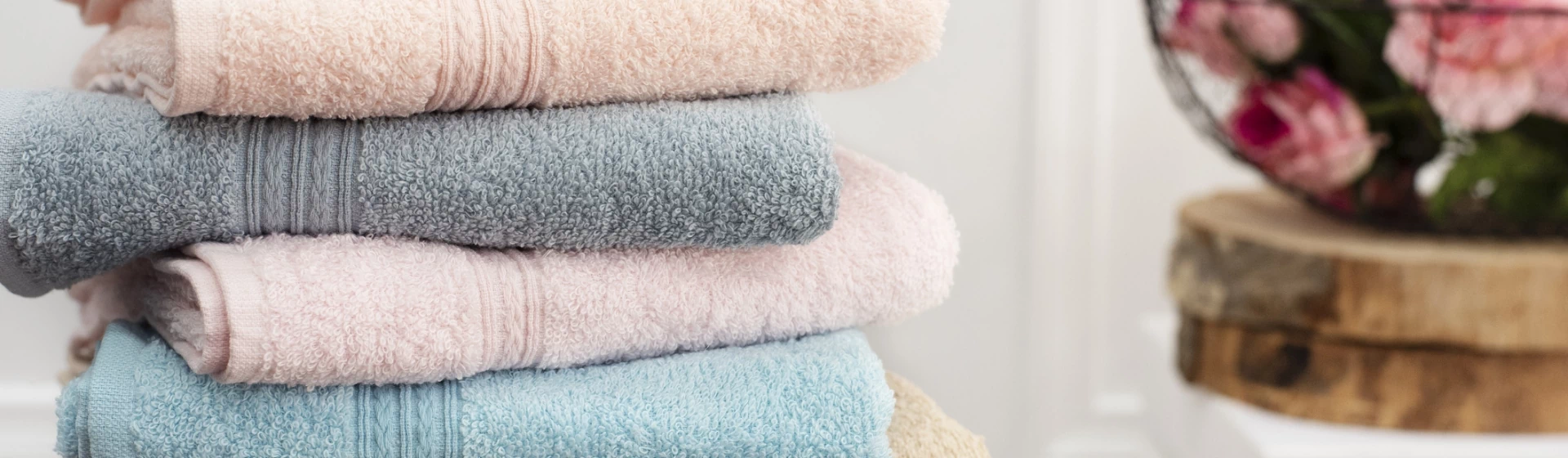 ręczniki w różnych kolorach